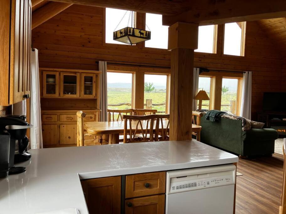 New Listing! River Frontage! Clark Exteriér fotografie